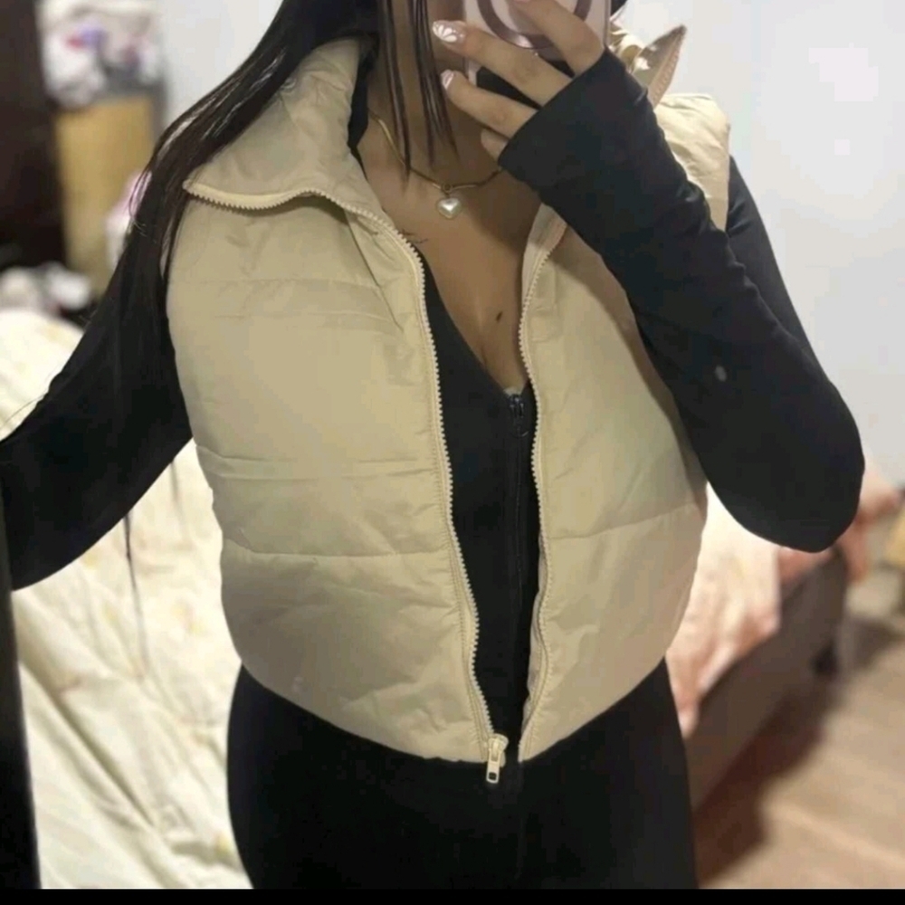 Women's Beige Cream Puffer Vest (CROPPED) Size Medium 2/$15 - Picture 2 of 5